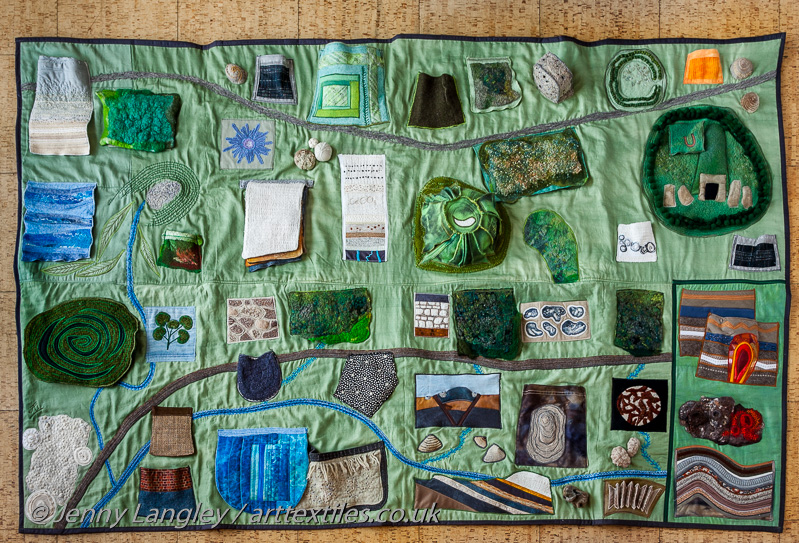 The whole mat with all flaps closed.
